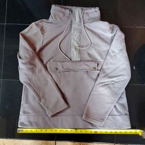 LL Bean Signature Medium Sweatshirt with zippers kangaroo pouch.